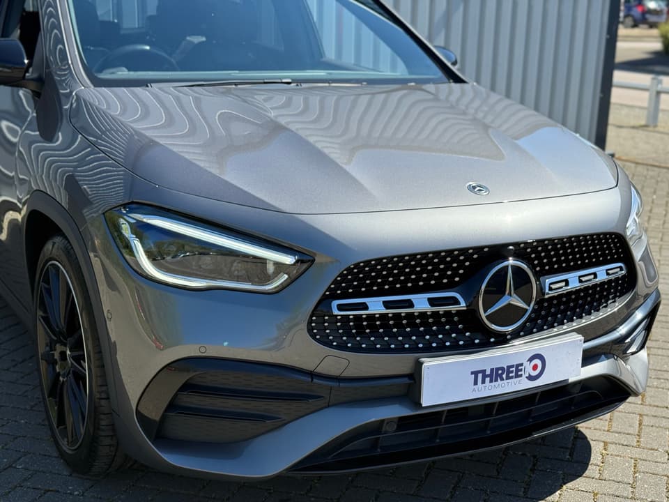 Mercedes-Benz GLA Class detail