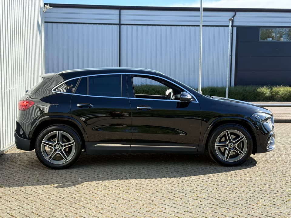 Mercedes-Benz GLA Class detail