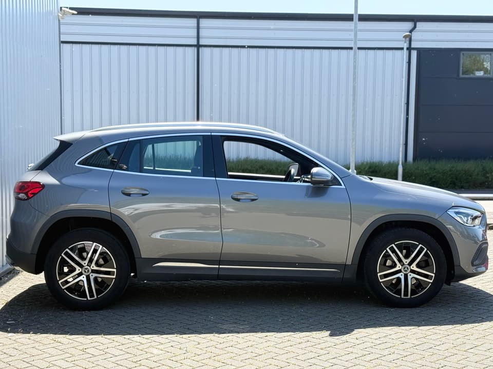 Mercedes-Benz GLA Class detail