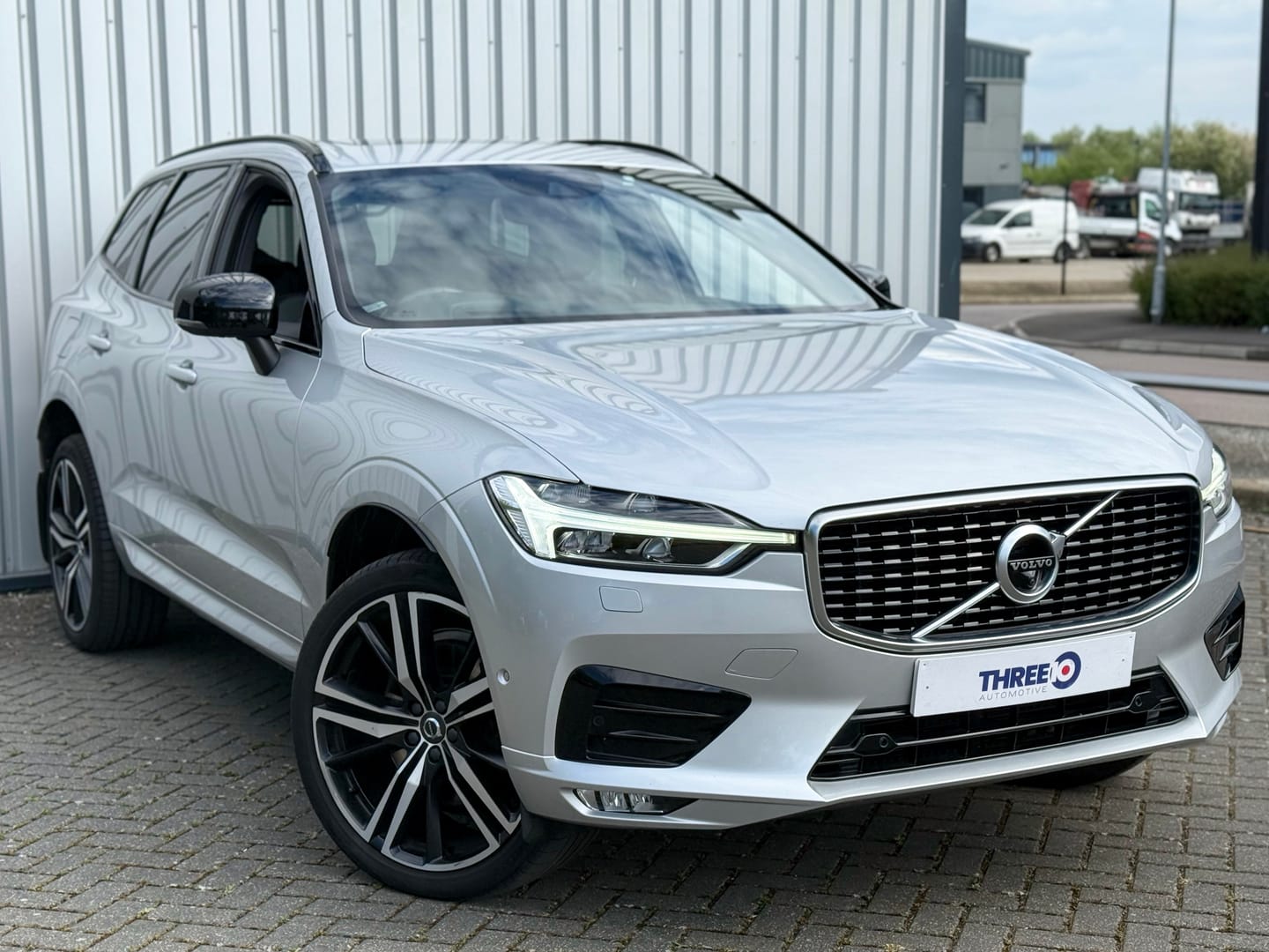 Volvo XC60 R-DESIGN PRO B5 MHEV AUTO